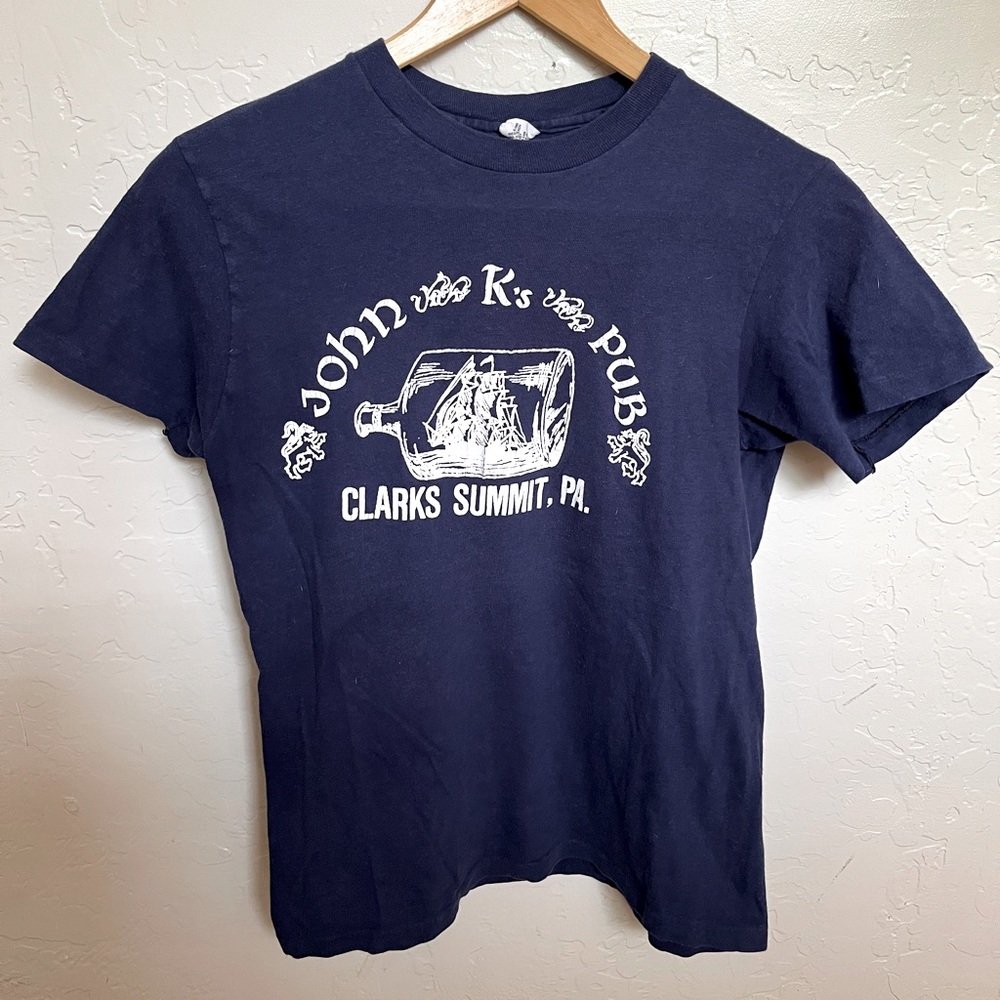 VINTAGE Pub T